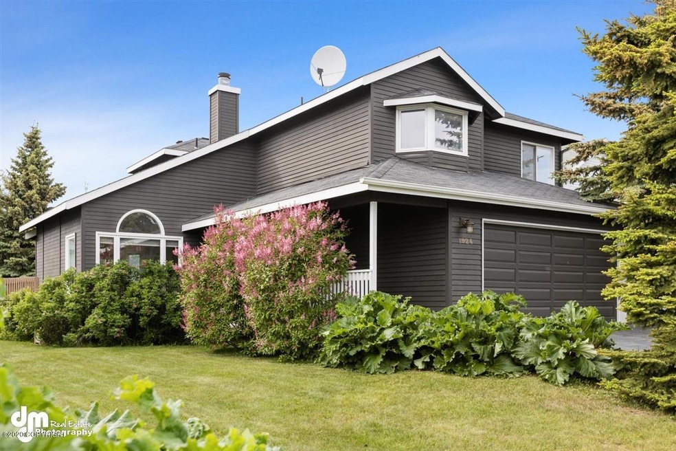 19-Exterior Front-ELKO8750