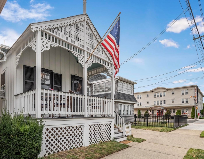 Pending $425,000 • Co-Listing Agent