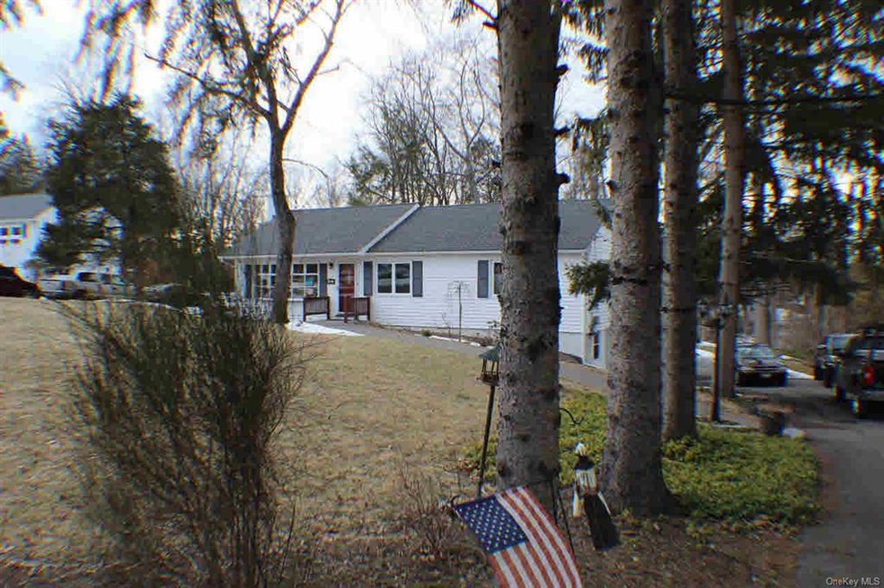 65 Colburn Dr unit 1, Poughkeepsie, NY 12603 - photo 1