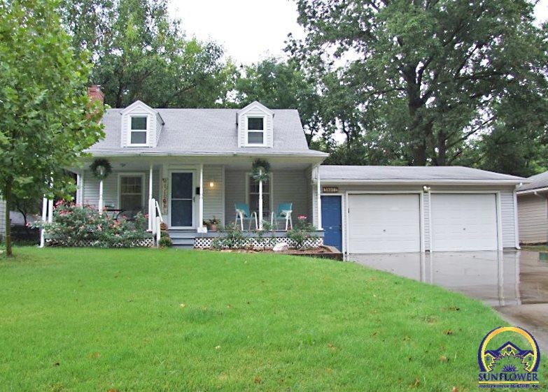 1738 SW Medford Ave, Topeka, KS 66604 - photo 1