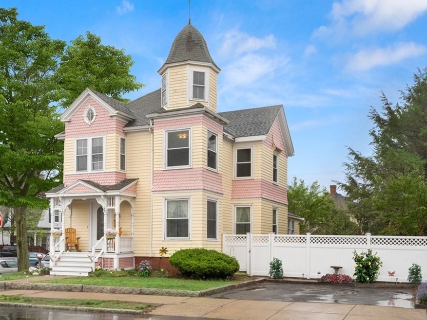 199 Burrill St, Swampscott, MA 01907 - photo 1