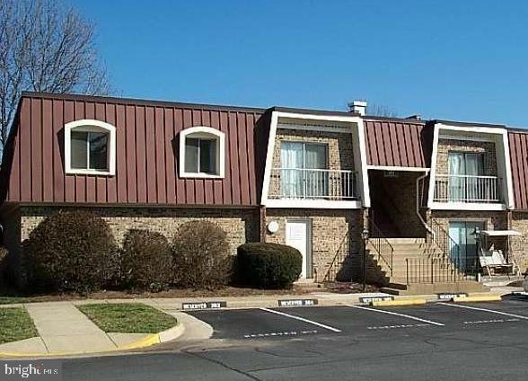 401 E Dartmouth Dr unit 5, Sterling, VA 20164 - photo 1