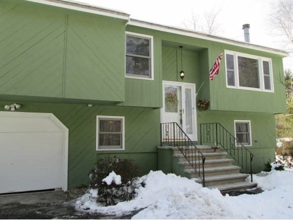 25 W Chamberlain Rd, MerriMacK, NH 03054 - photo 1