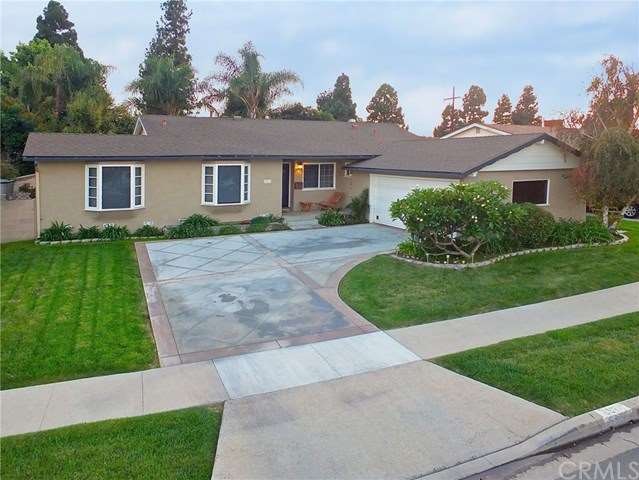 Great Curb Appeal!