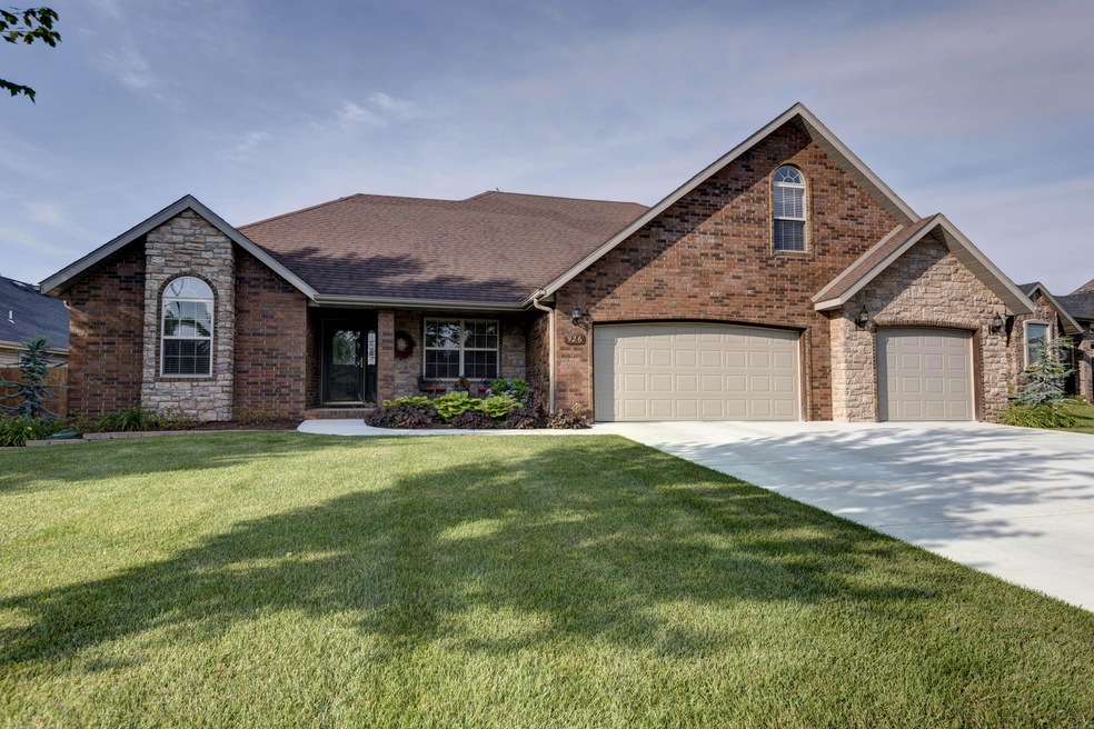 926 E Ozark Jubilee, Nixa, MO 65714 - photo 1