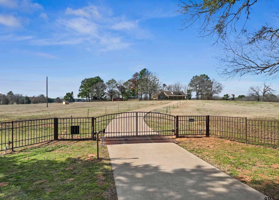 Pending $999,885 • Co-Listing Agent