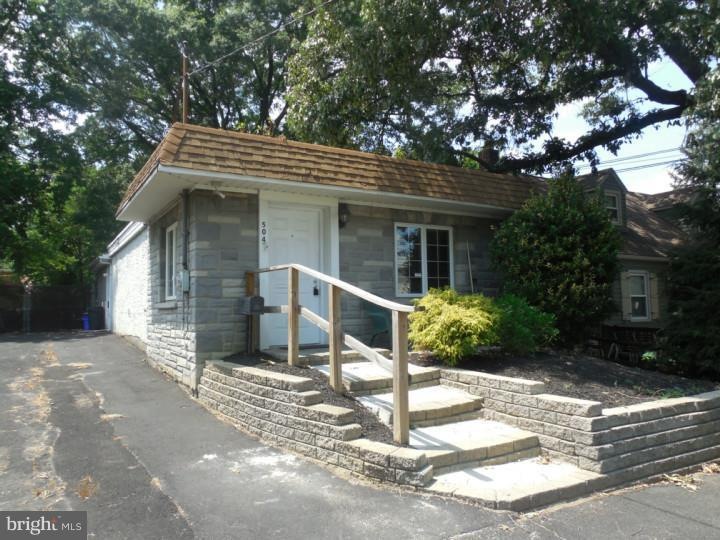 504 N Warwick Rd, Magnolia, NJ 08049 - photo 1