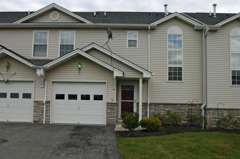 3 Stonehill Rd, Hamburg, NJ 07419 - photo 1