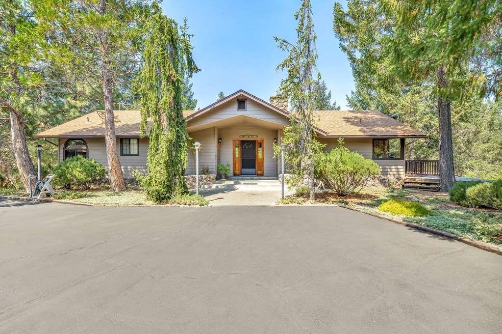 259 Garnet Ln, Grants Pass, OR 97526 - photo 1