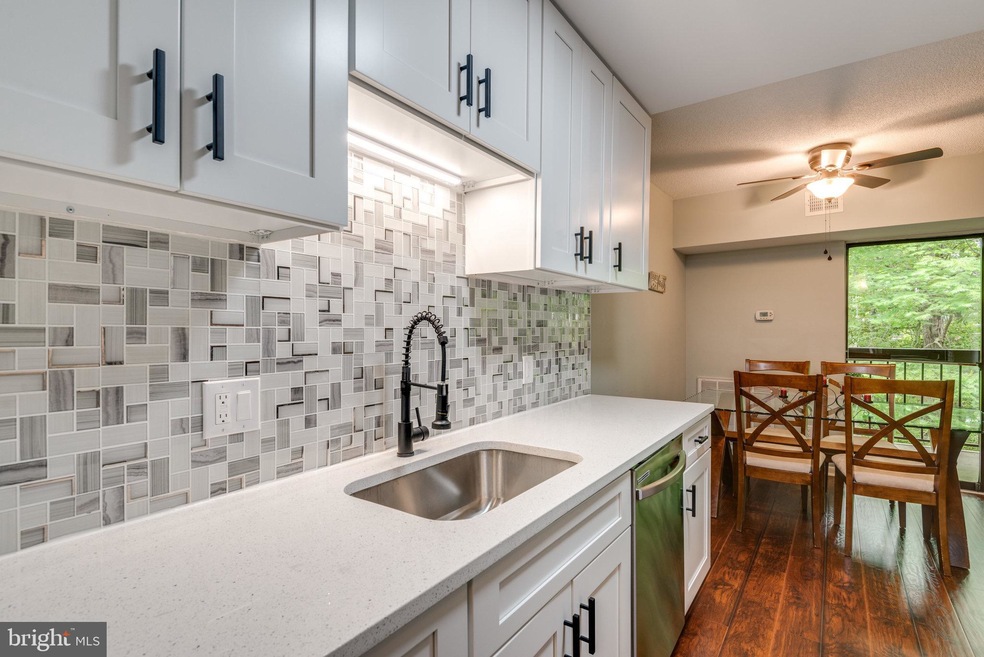 2210 Castle Rock Square unit 12C, Reston, VA 20191 - photo 1