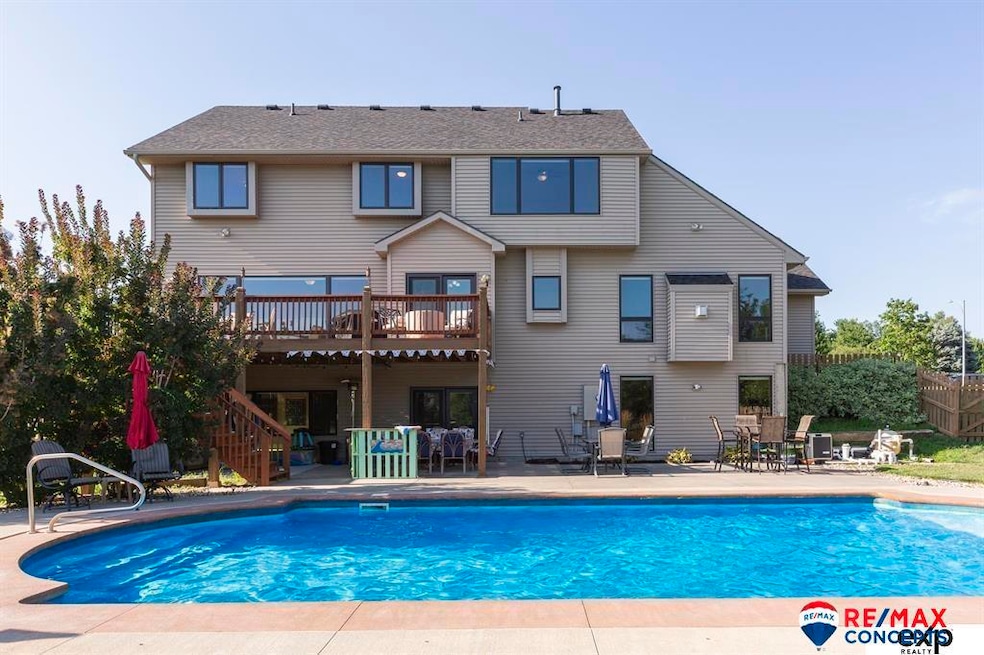 Compliments of the previous listing agent