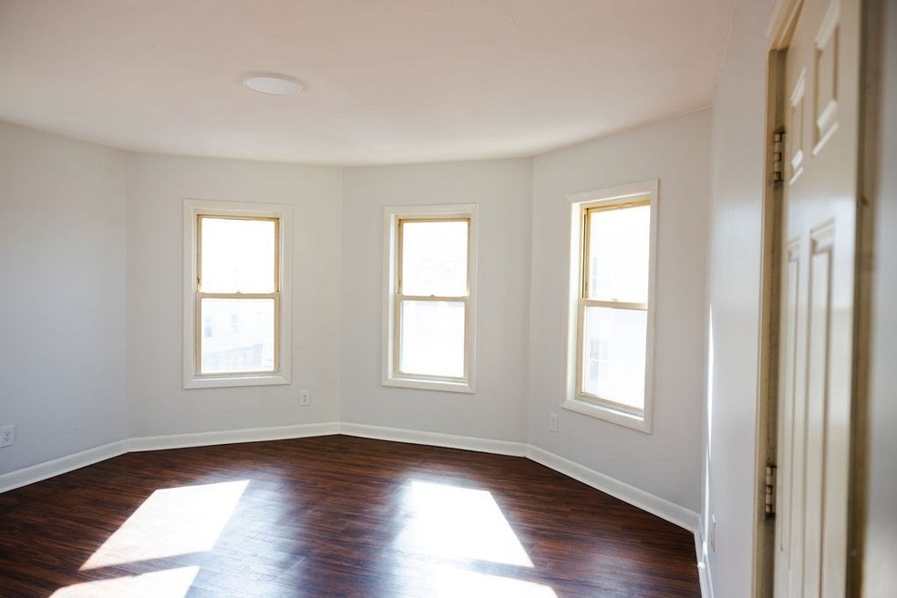 27 Columbia St unit 3, Worcester, MA 01604 - photo 1