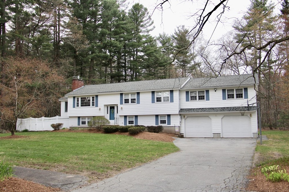 71 Buckingham Dr, Billerica, MA 01821 - photo 1