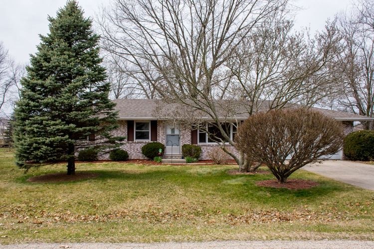 57315 Horseshoe Ct, Goshen, IN 46528 - photo 1