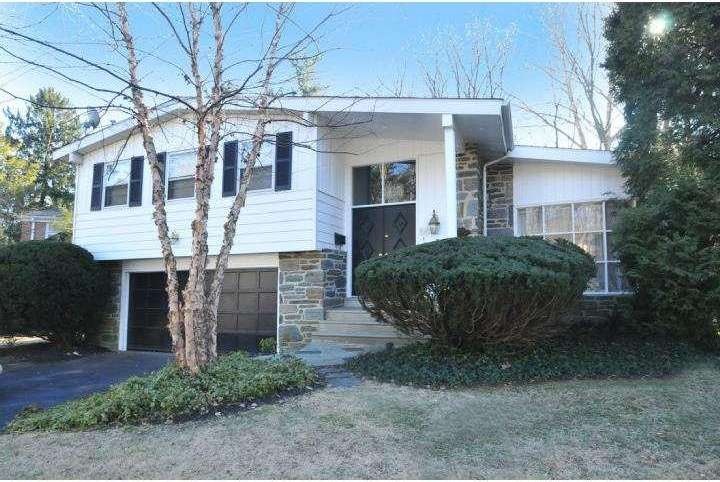 572 General Patterson Dr, Glenside, PA 19038 - photo 1