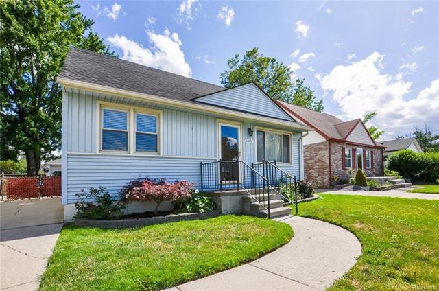 13696 Mckinley Ave, Warren, MI 48089 - photo 1