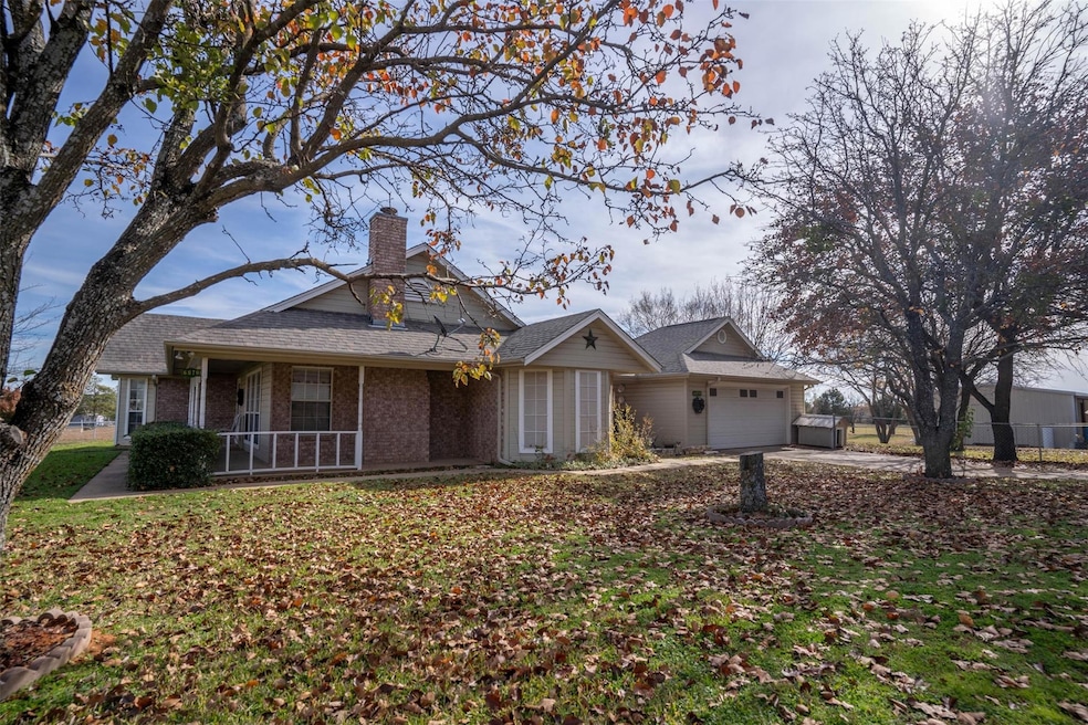 6870 Kirk Ln, Burleson, TX 76028 - photo 1