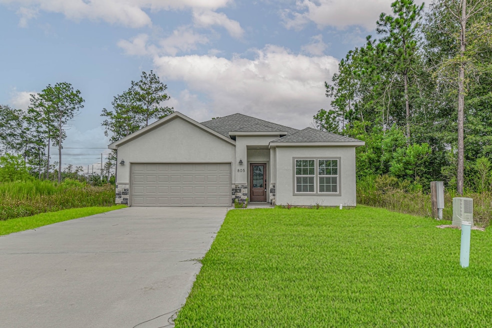 Spacious driveway for ample parking and easy acces