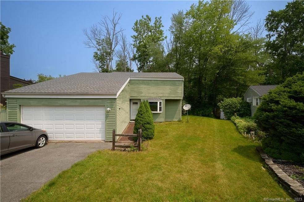 12 Woodlot Ln, Middletown, CT 06457 - photo 1