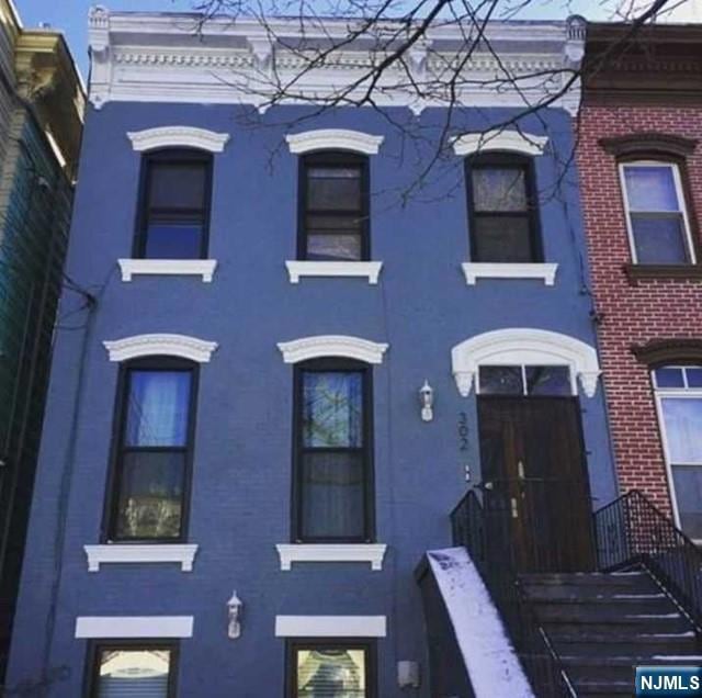 For Rent $1,725/month • Co-Listing Agent