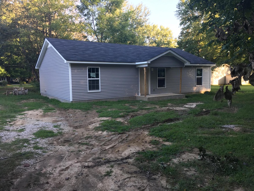 683 Hendrixson Dr, Manchester, TN 37355 - photo 1