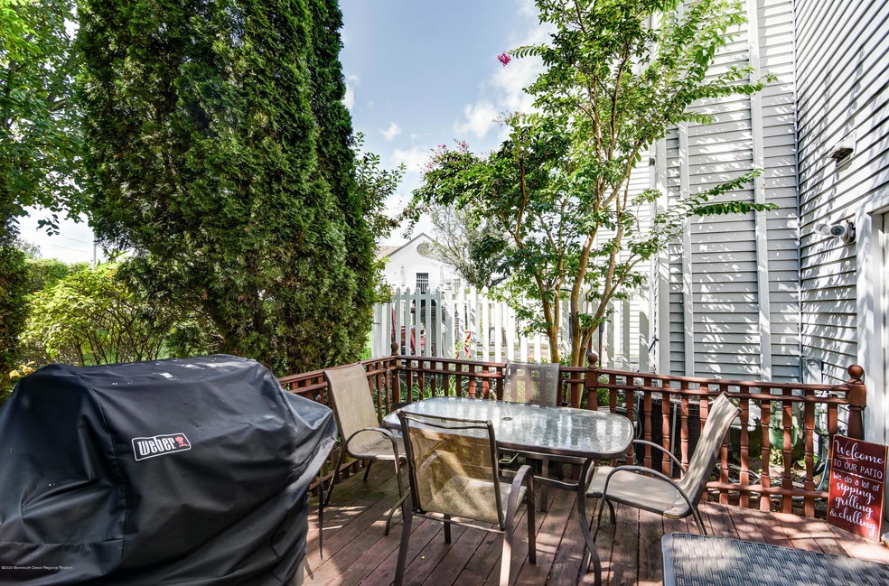 Sold $250,000 • Co-Listing Agent