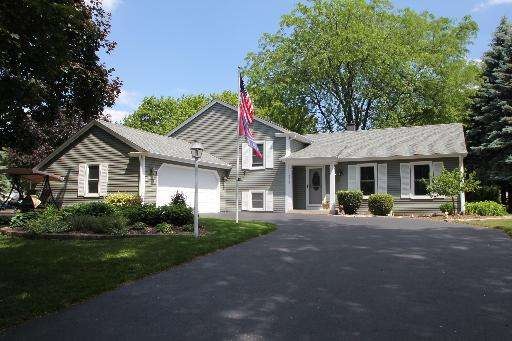 1137 Chillem Dr, Batavia, IL 60510 - photo 1