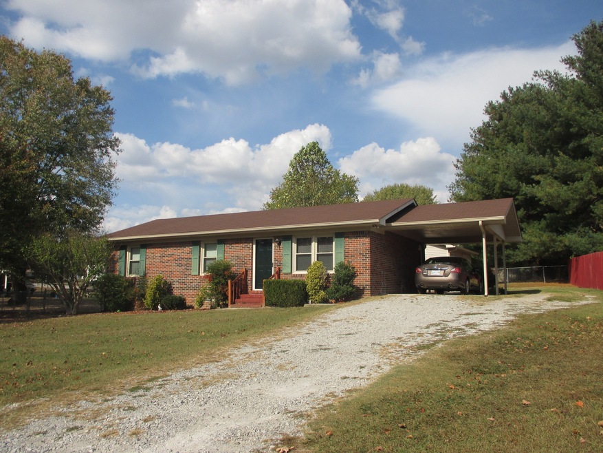 216 Hendrixson Dr, Manchester, TN 37355 - photo 1
