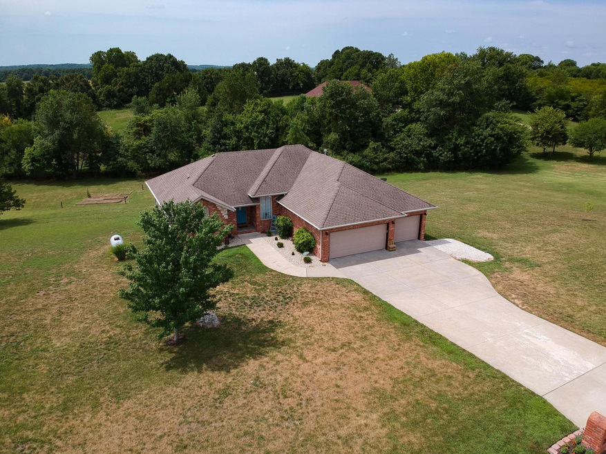 1070 W Sunny Slopes Dr-106