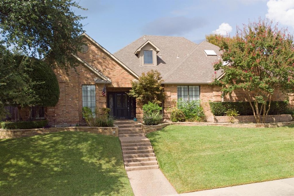 Welcome to 5905 Mapleshade!