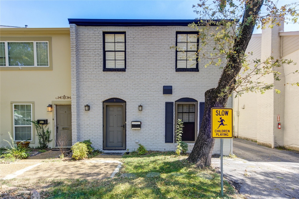 940 Wycliffe Dr unit 5, Houston, TX 77079 - photo 1