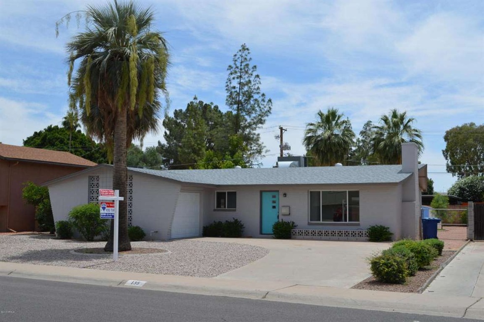 135 E Ellis