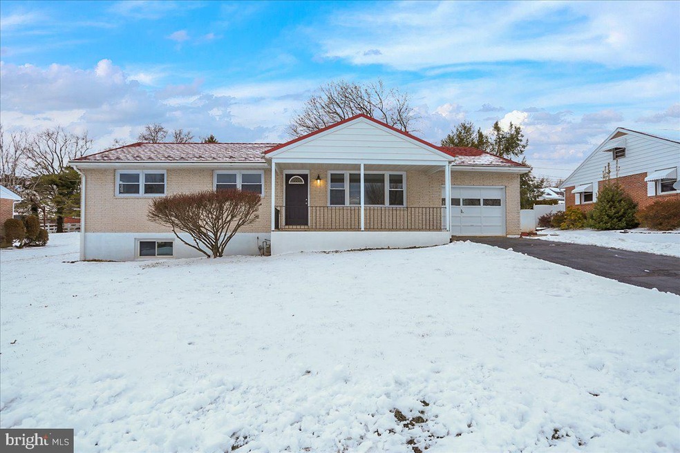 1041 Laurelee Ave, Reading, PA 19605 - photo 1