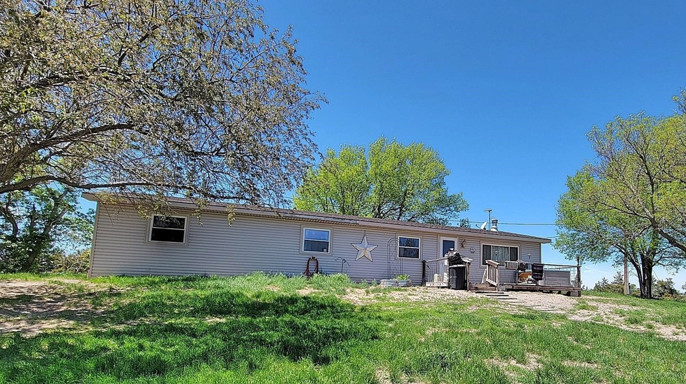 13947 W Power Rd, North Platte, NE 69101 - photo 1