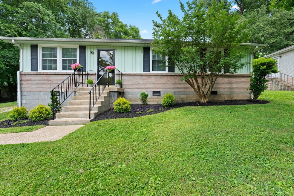 110 Rainbow Cir, Columbia, TN 38401 - photo 1
