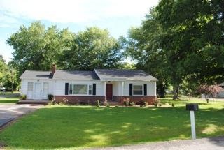 Cute 3 bedroom 2 bath updated ranch in a great neighborhood
