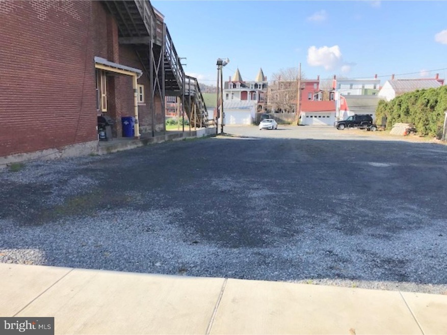 146 S 4th St, Hamburg, PA 19526 - photo 1