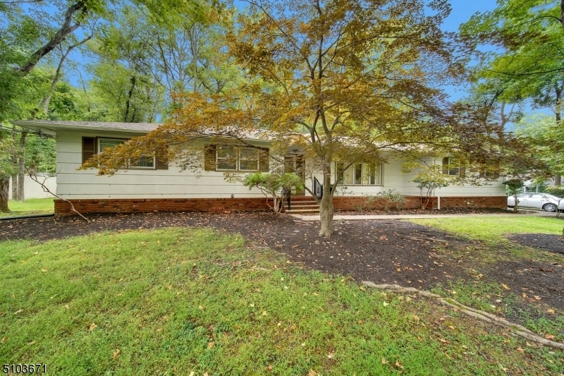 4 Chiplou Ln, Scotch Plains, NJ 07076 - photo 1