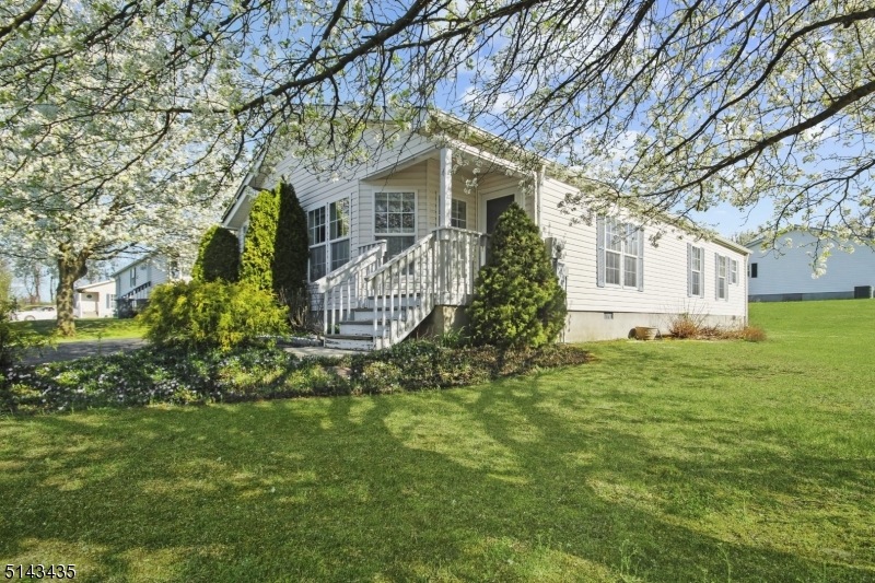 4 Hickory Terrace, White Twp., NJ 07823 - photo 1