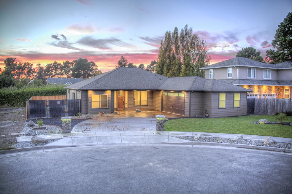 1560 Xavier Ct