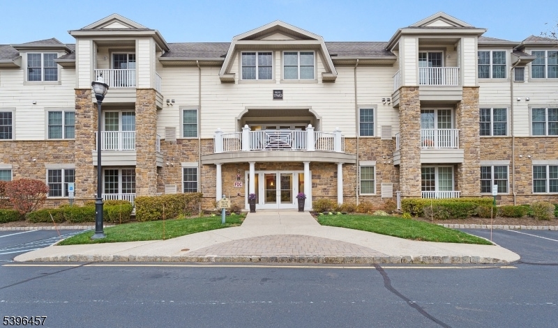 265 Victoria Dr unit A2, Bridgewater, NJ 08807 - photo 1