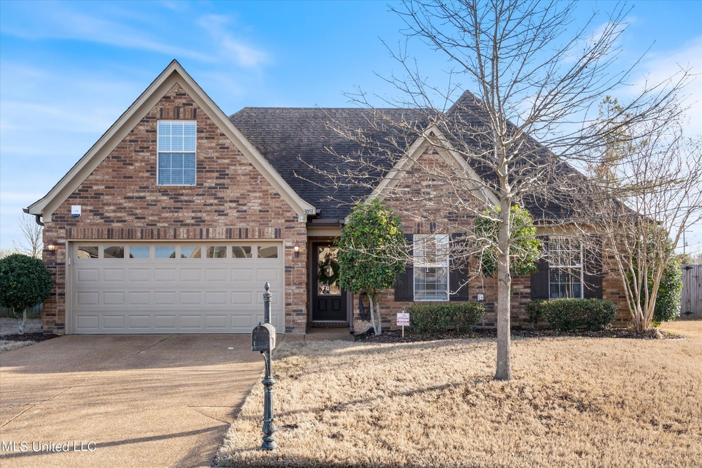 3051 Pinetree Loop N Cv