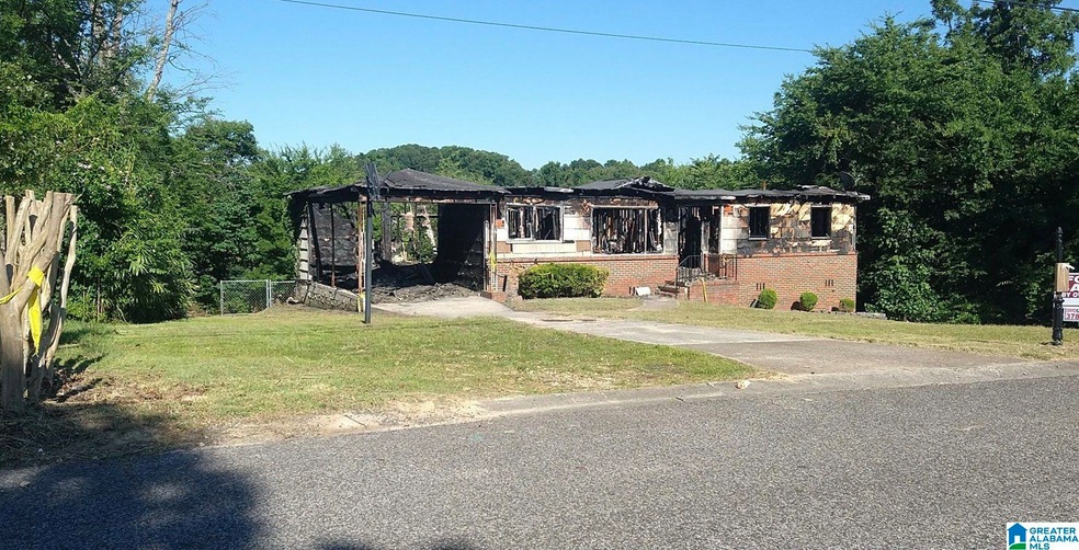 2805 9th St NE, Center Point, AL 35215 - photo 1