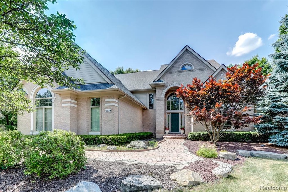 6932 Dobbs Way, West Bloomfield Township, MI-1-FUL