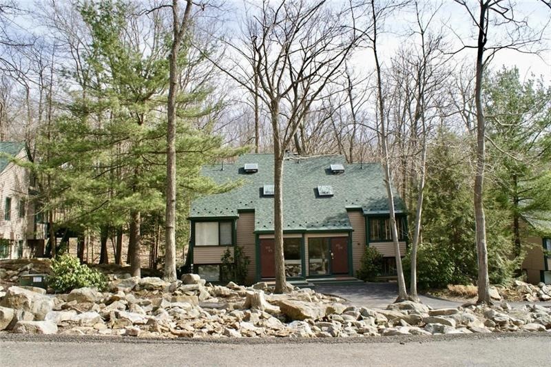 572 Laurel Pond, Farmington, PA 15437 - photo 1