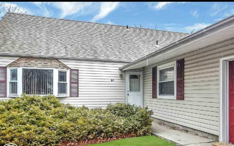 67 Beech St, Islip, NY 11751 - photo 1