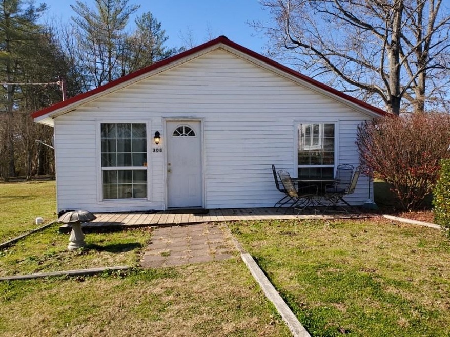 306 S Woodland St unit 306 B, Manchester, TN 37355 - photo 1