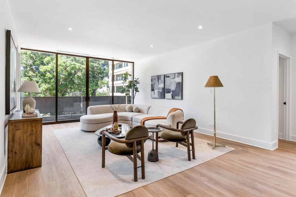 For Sale $799,500 • Co-Listing Agent