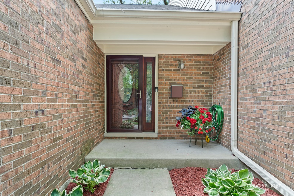 579 Windham Ln, Naperville, IL 60563 - photo 1