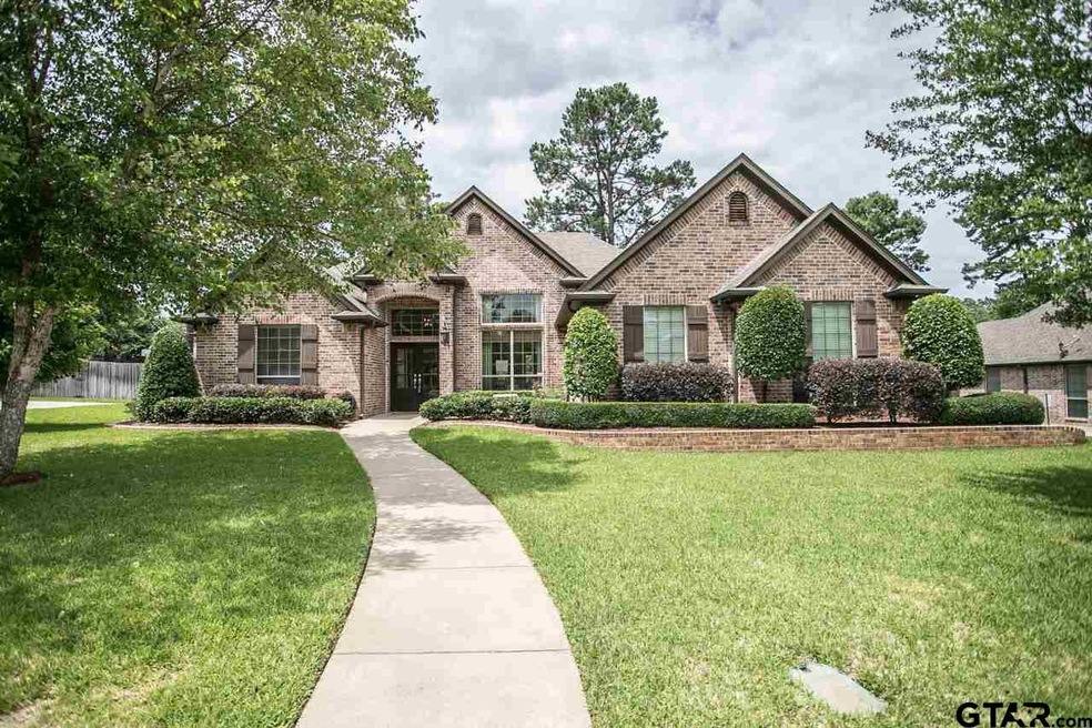 920 920 Cambridge Bend, Tyler, TX 75703 - photo 1